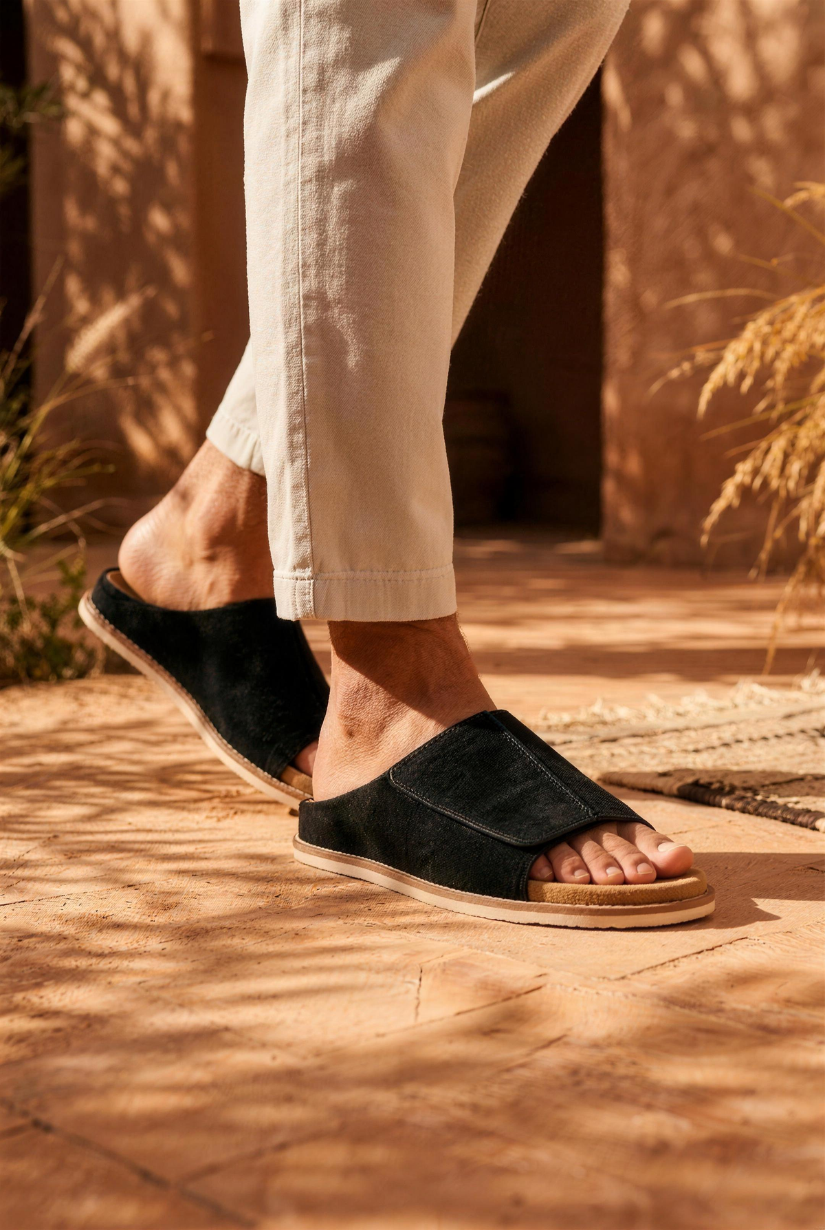FORMENTERA SLIDES BLACK - editorial